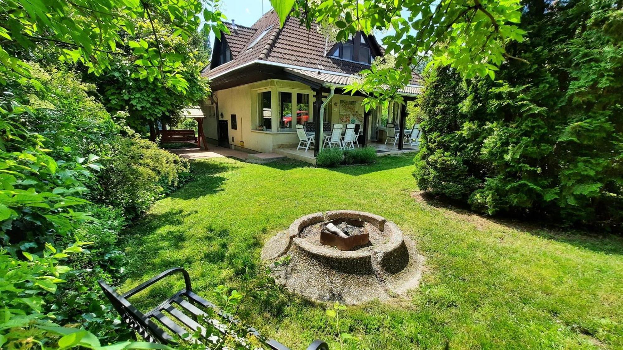 Biker Holiday Home Балатонакаратя Екстериор снимка
